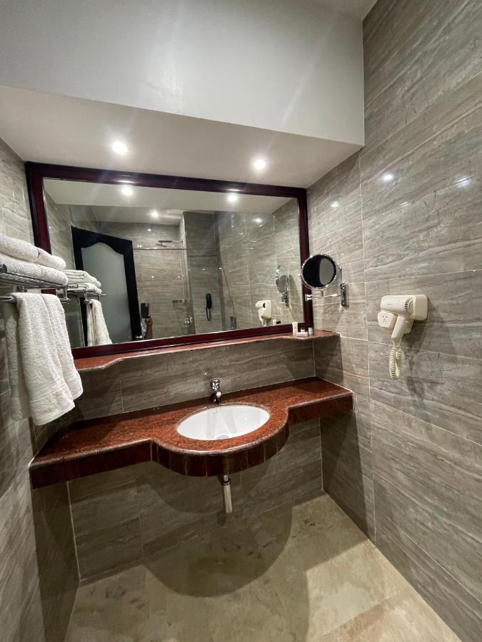 Hotel Sajjoys Varkala Esterno foto
