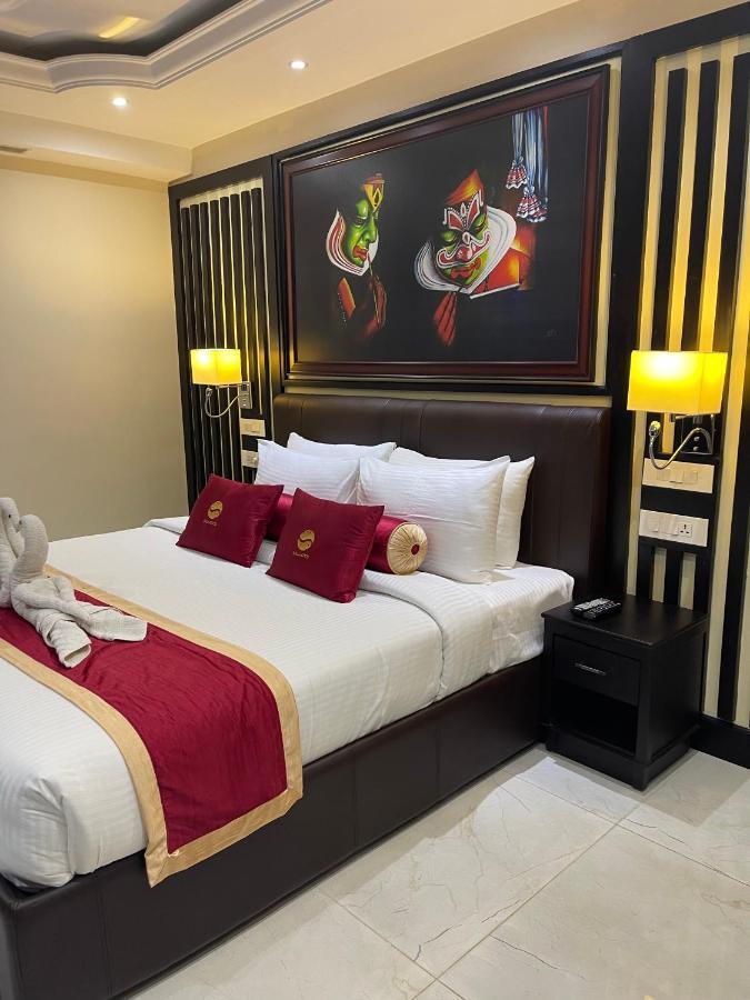 Hotel Sajjoys Varkala Esterno foto