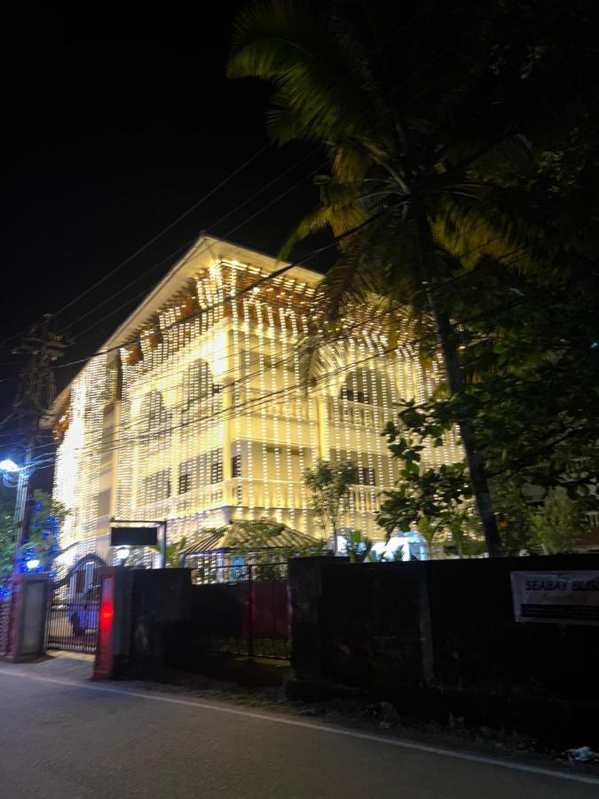 Hotel Sajjoys Varkala Esterno foto