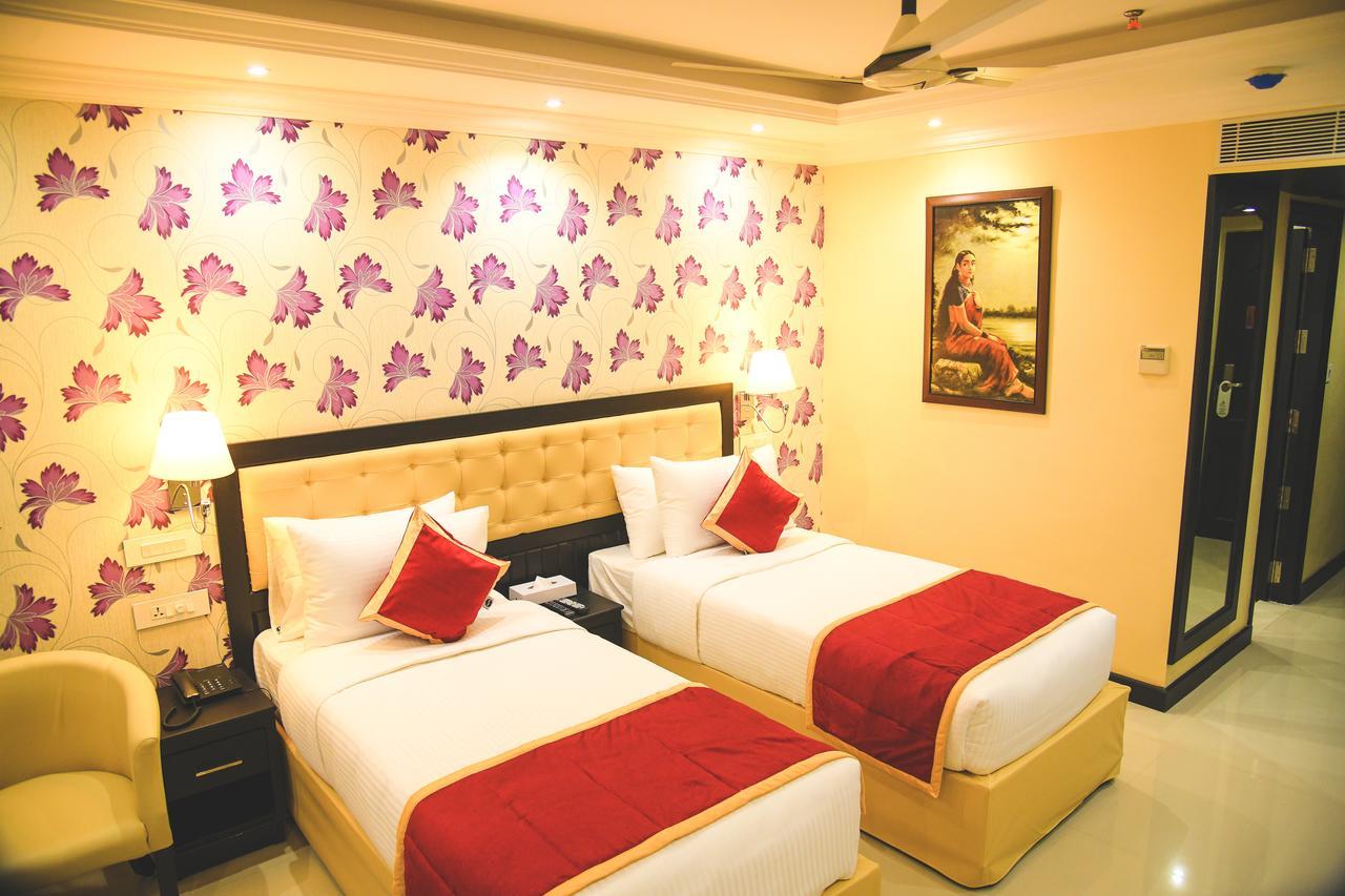 Hotel Sajjoys Varkala Esterno foto