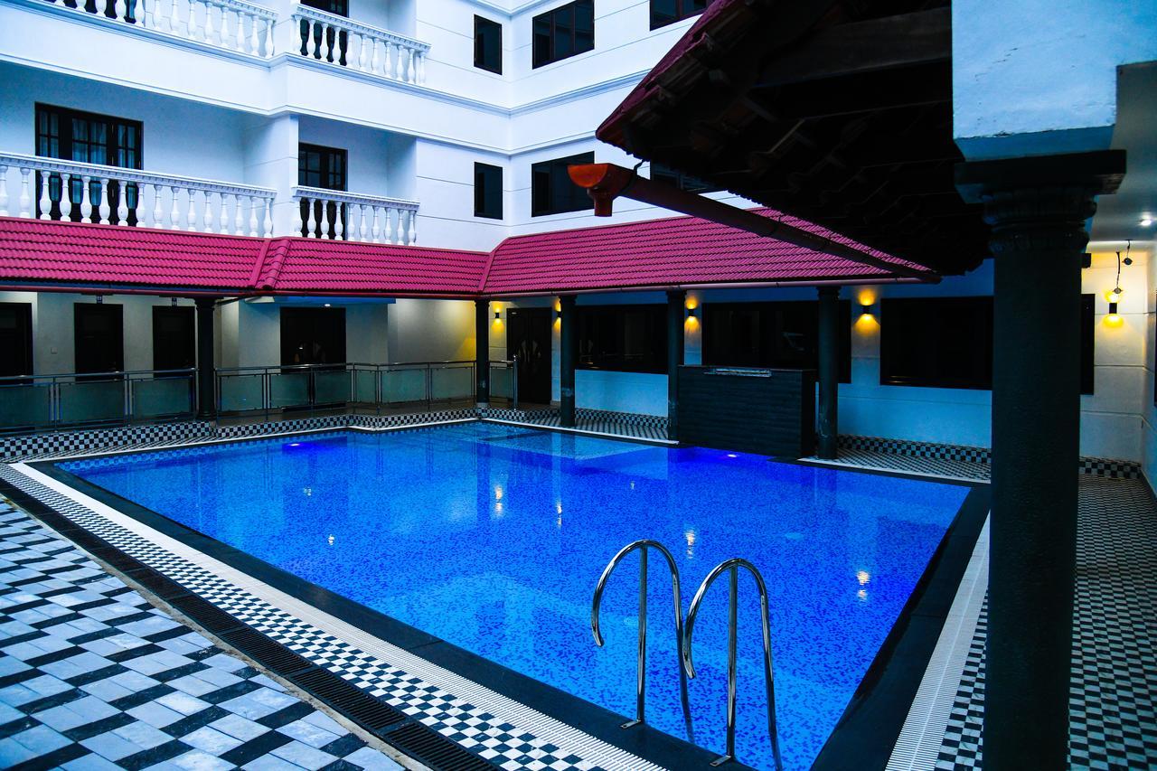 Hotel Sajjoys Varkala Esterno foto