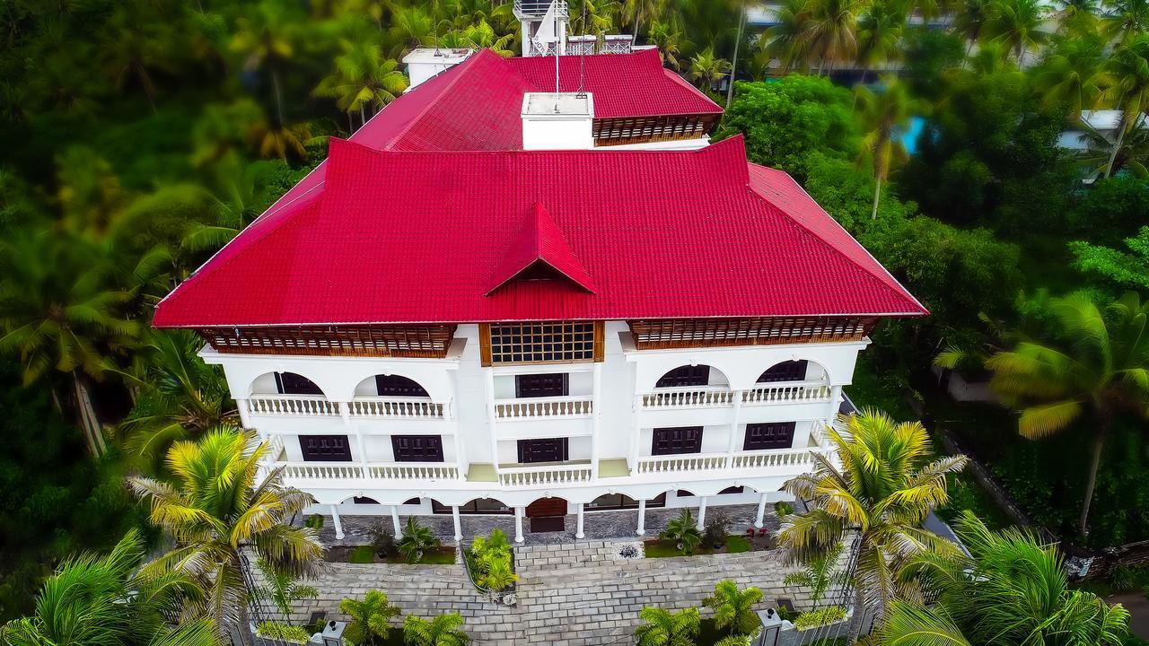Hotel Sajjoys Varkala Esterno foto
