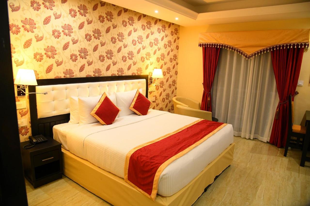 Hotel Sajjoys Varkala Esterno foto