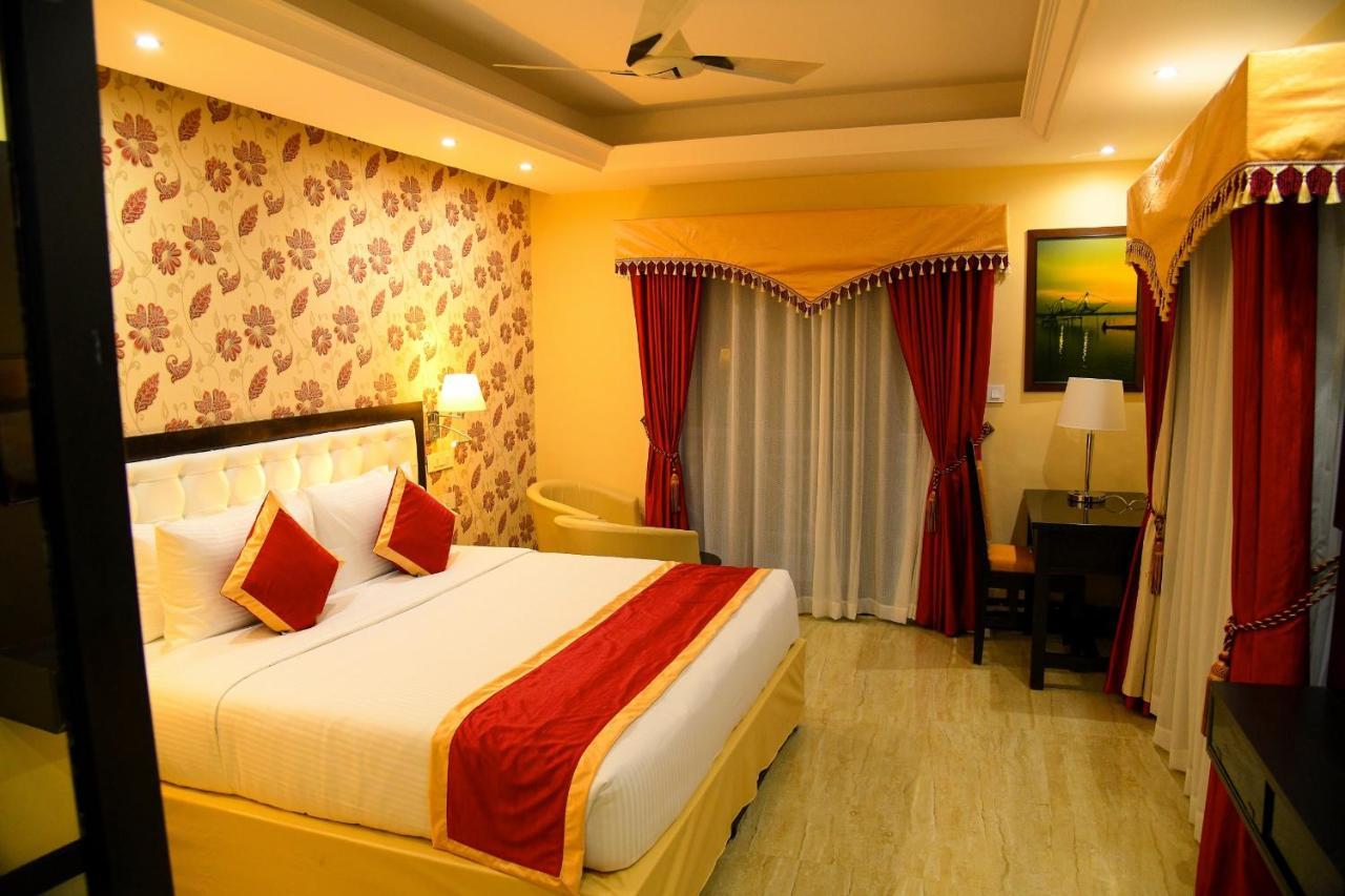 Hotel Sajjoys Varkala Esterno foto
